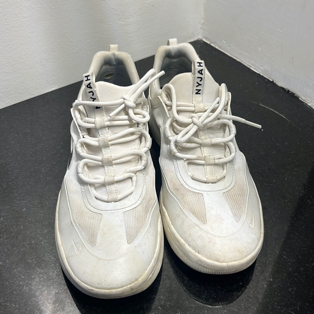 White Nike NYJAH